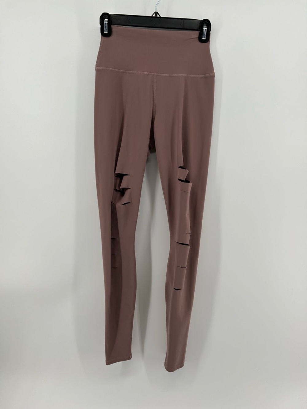 ALO Yoga High-Rise Cutout Leggings in Mauve
